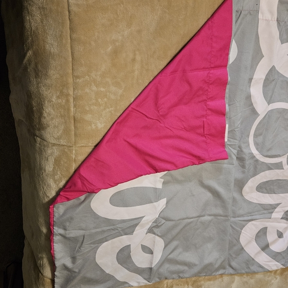 Disney Full Size Bottom/Flat Sheet & 2 Standard Size Pillow Cases. - Picture 12 of 14